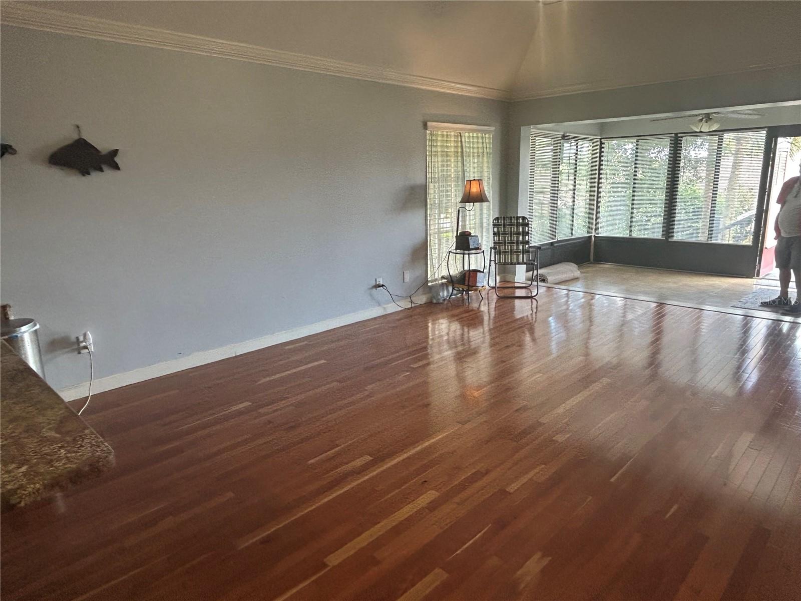 Image 11 of 40 For 1022 Villa Lane 11