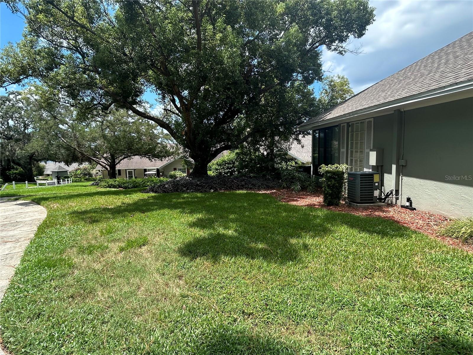 Image 23 of 40 For 1022 Villa Lane 11