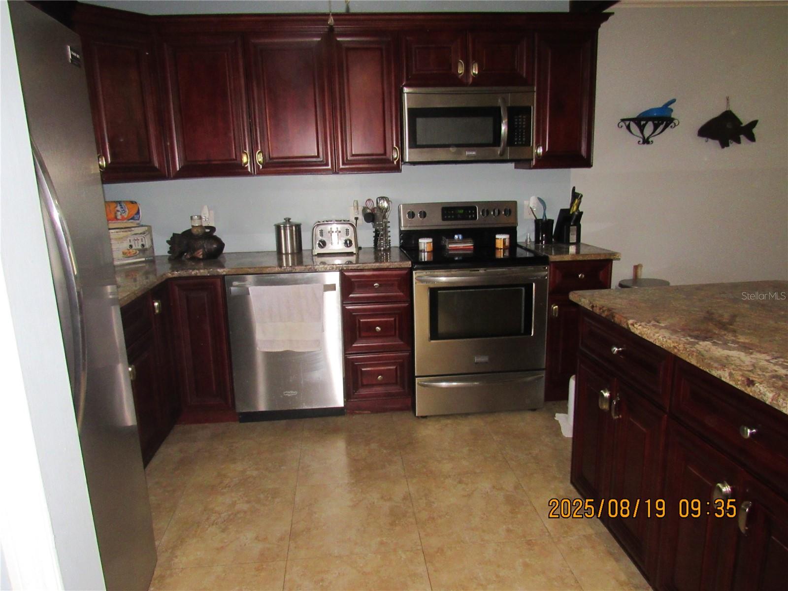 Image 4 of 40 For 1022 Villa Lane 11