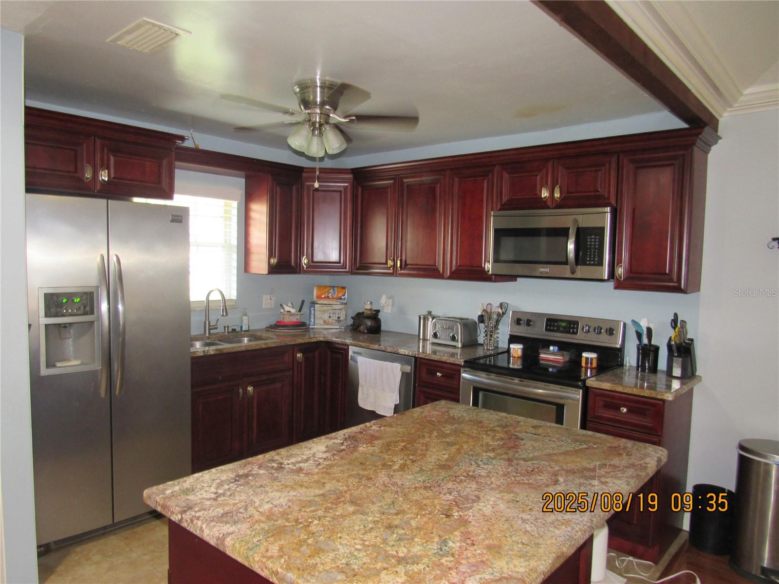 Image 8 of 40 For 1022 Villa Lane 11