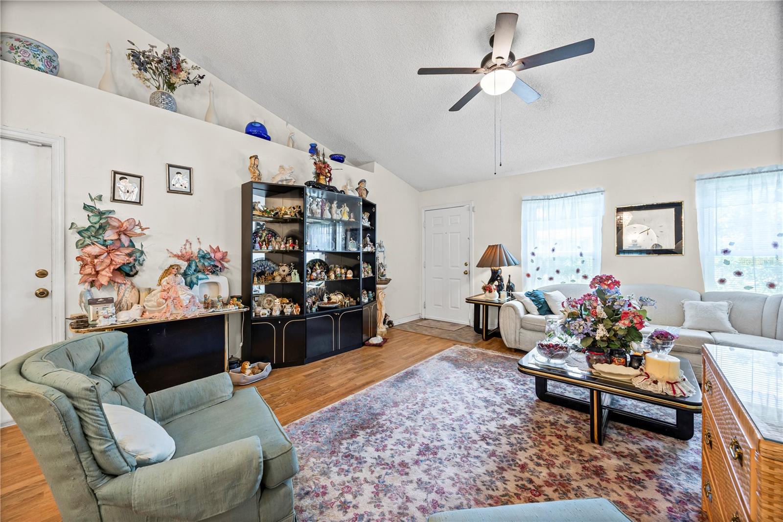 Listing photo id 8 for 8453 Apple Orchard Road