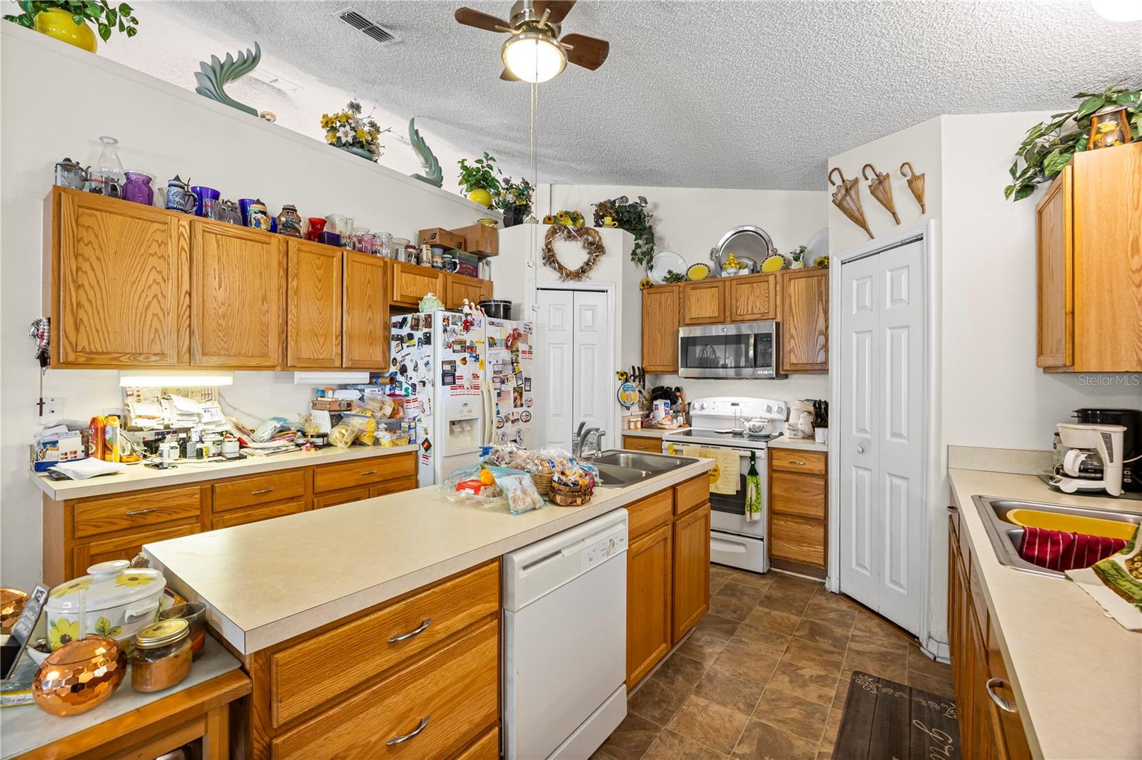 Listing photo id 12 for 8453 Apple Orchard Road