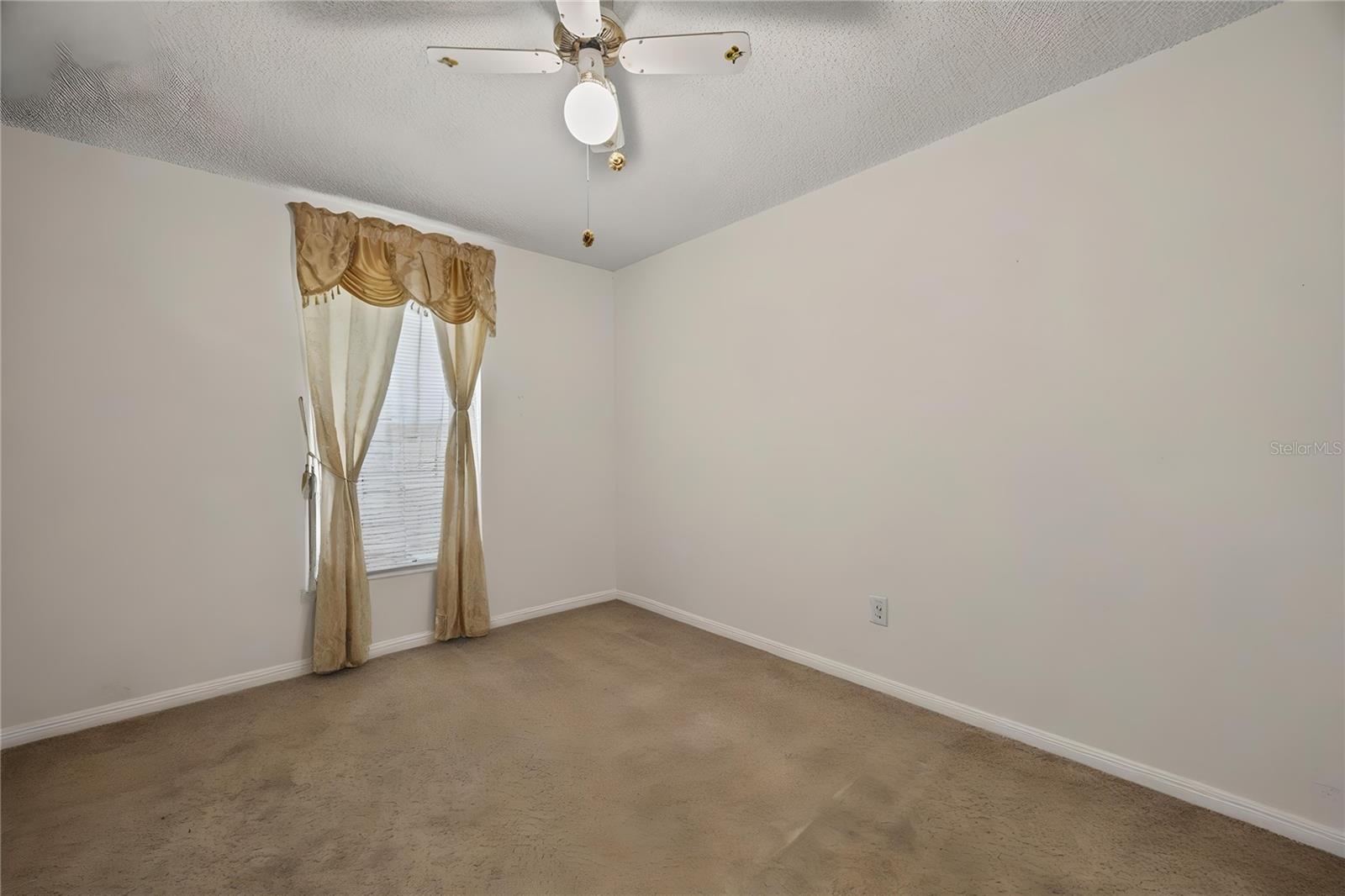 Listing photo id 36 for 8453 Apple Orchard Road