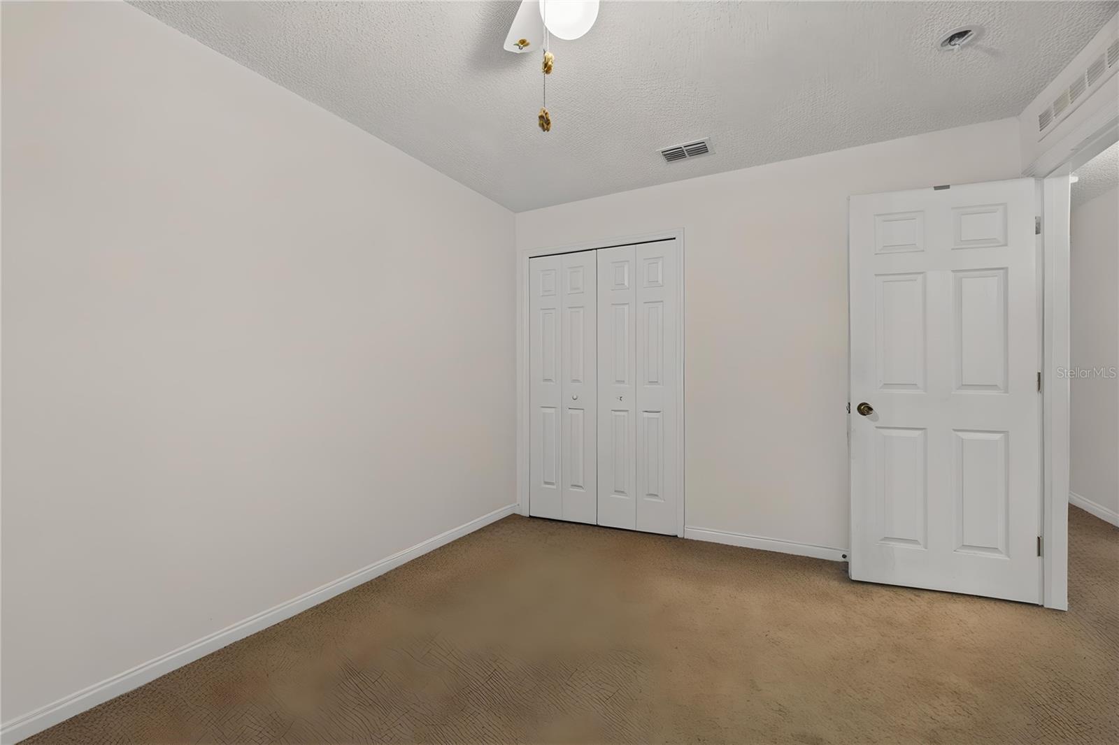 Listing photo id 38 for 8453 Apple Orchard Road