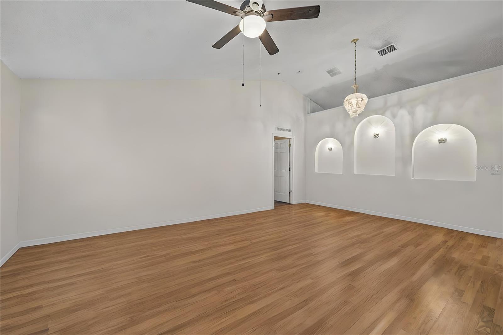 Listing photo id 7 for 8453 Apple Orchard Road