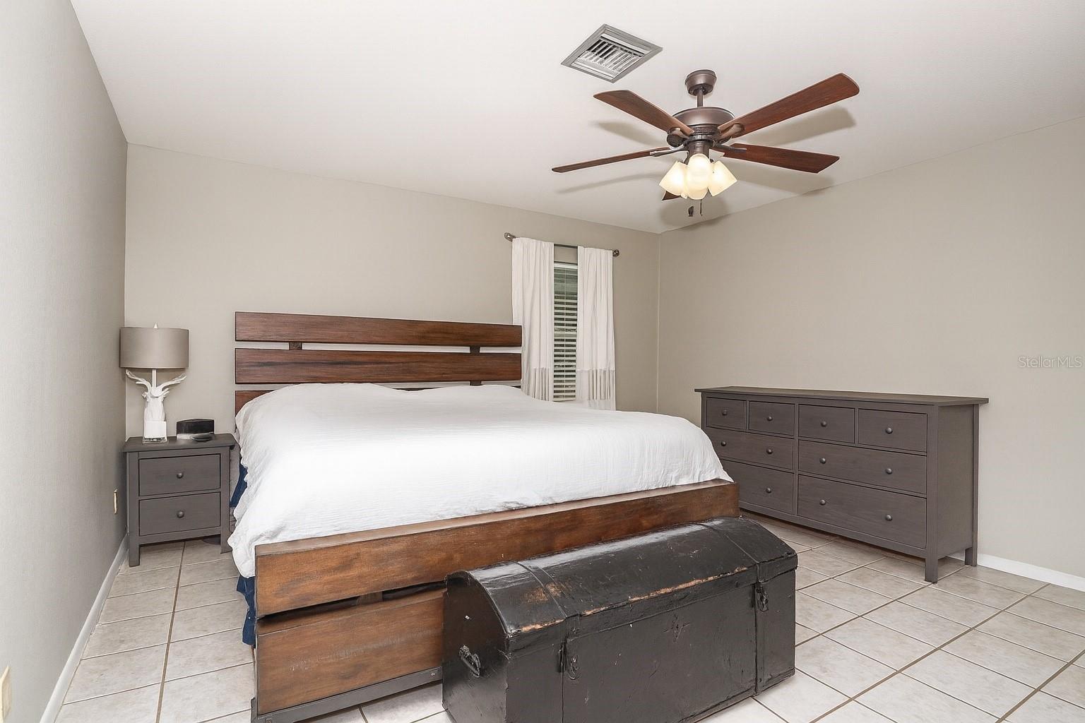 Image 11 of 28 For 42114 Lakeview Drive