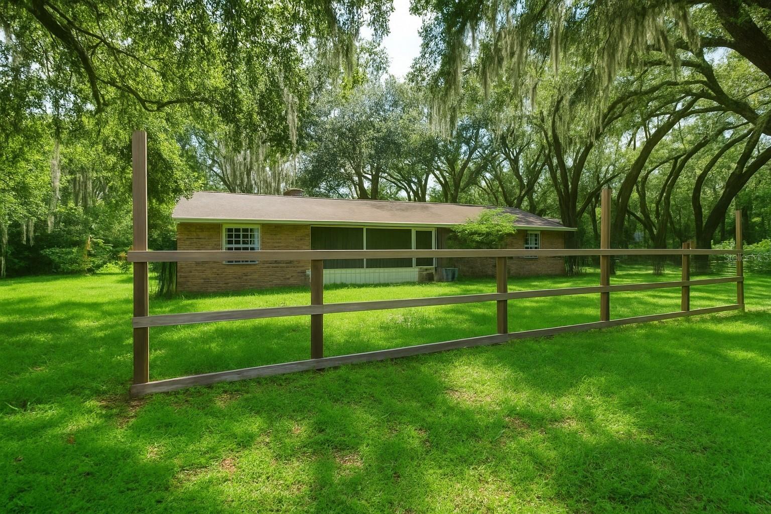 Image 21 of 28 For 42114 Lakeview Drive