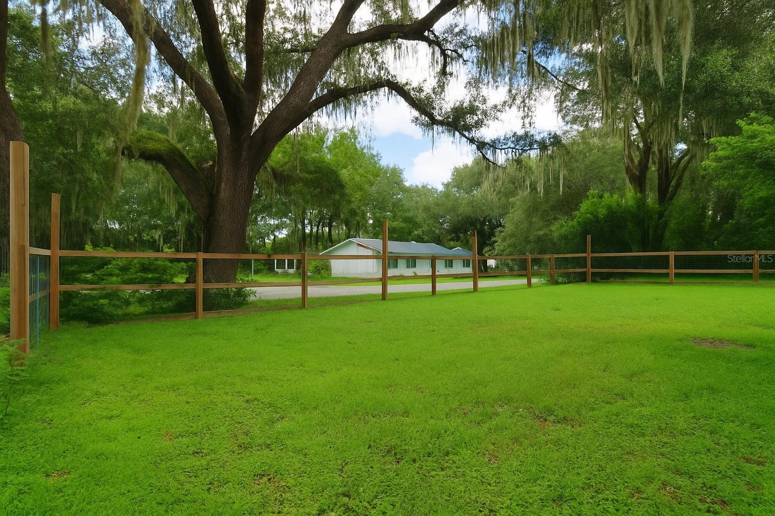 Image 22 of 28 For 42114 Lakeview Drive