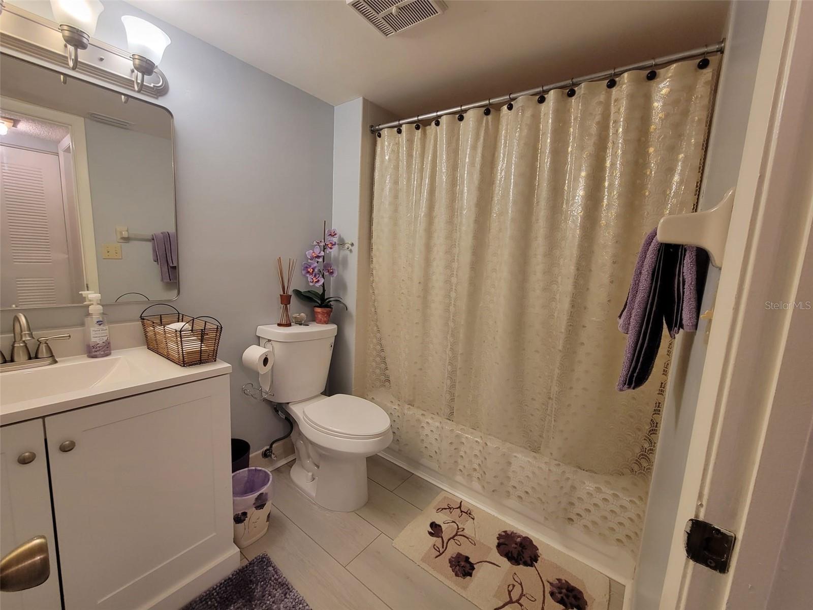 Listing photo id 8 for 2907 Carambola Circle S 206