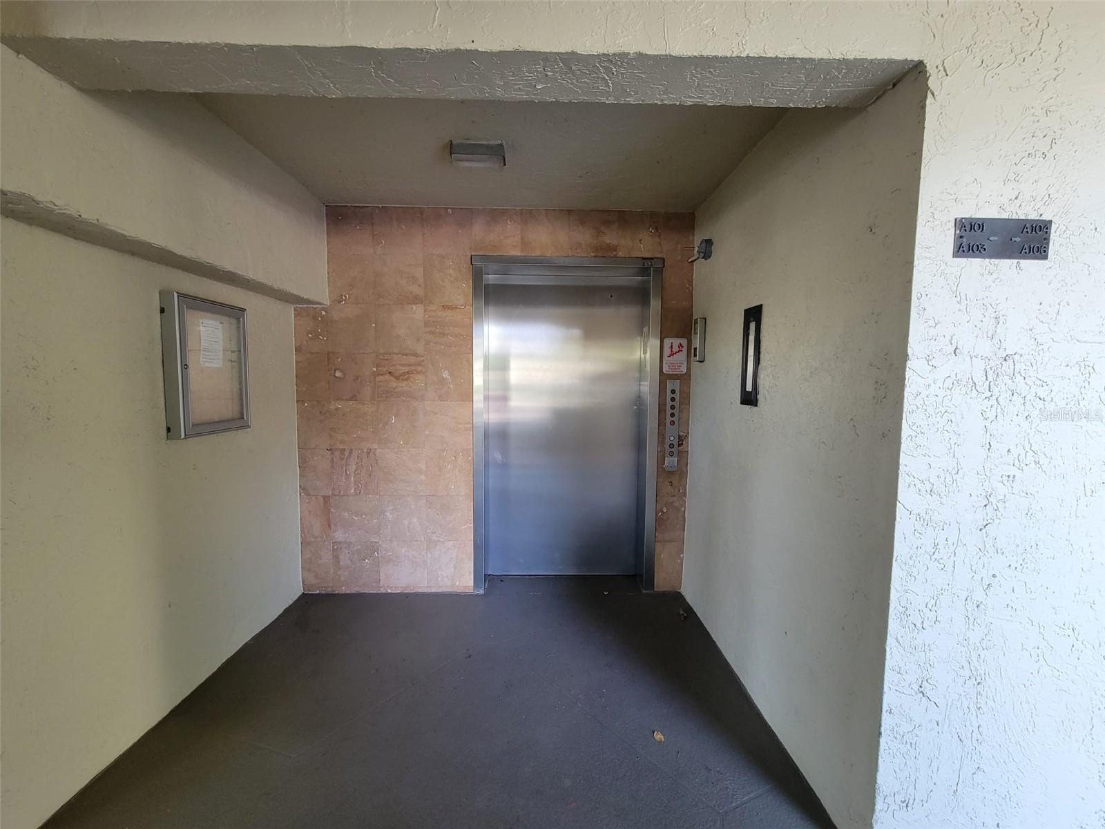 Listing photo id 14 for 2907 Carambola Circle S 206