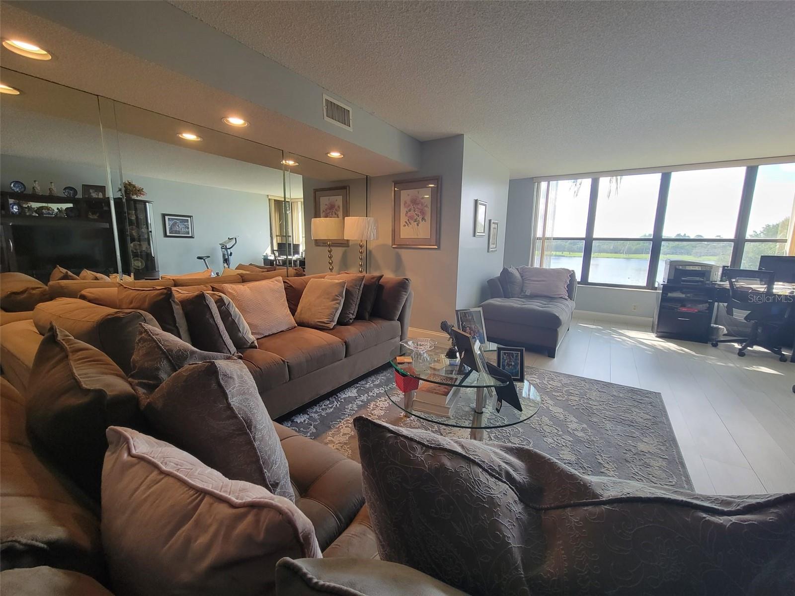 Listing photo id 2 for 2907 Carambola Circle S 206