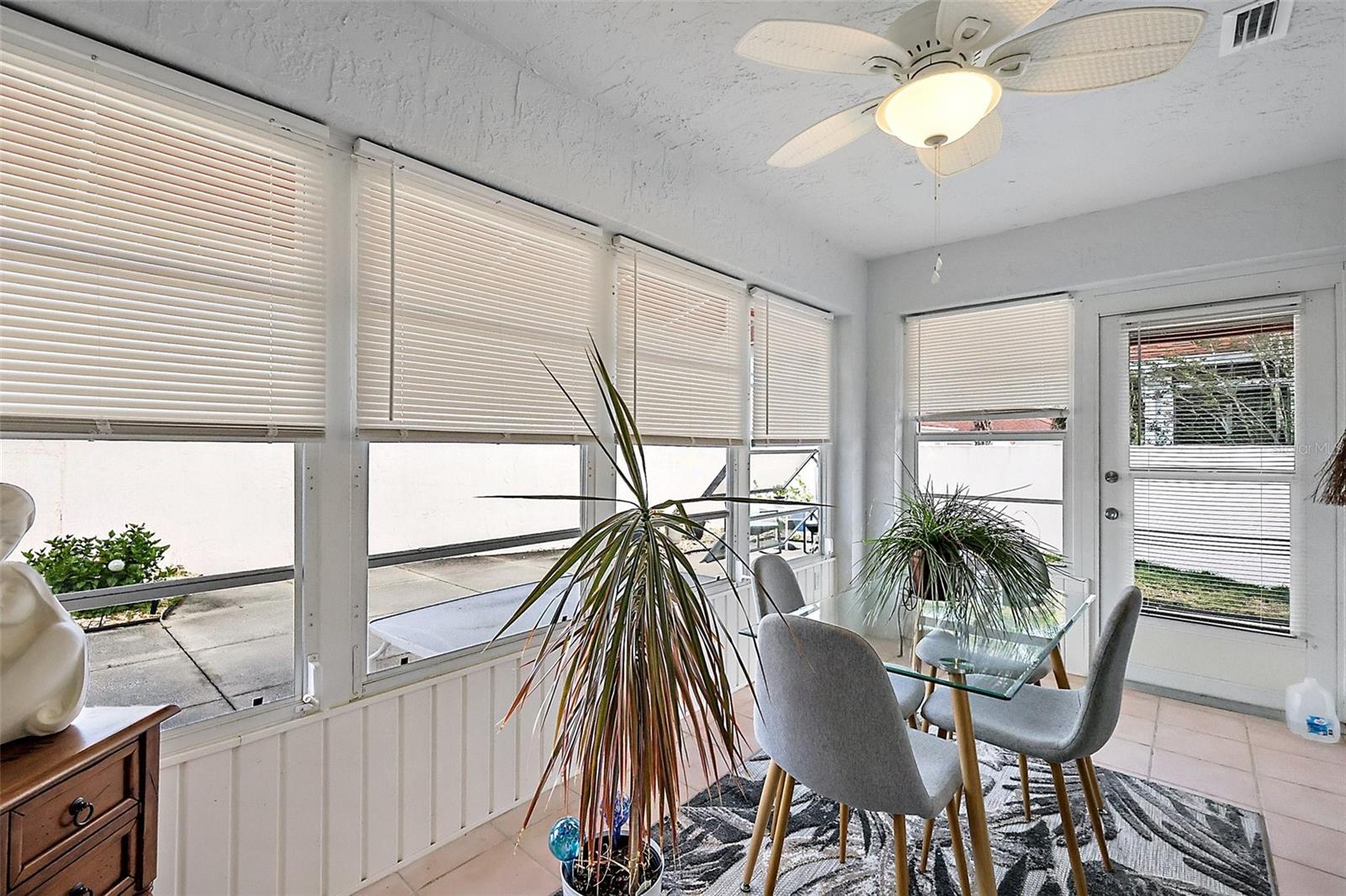 Image 18 of 27 For 623 Delgado Avenue