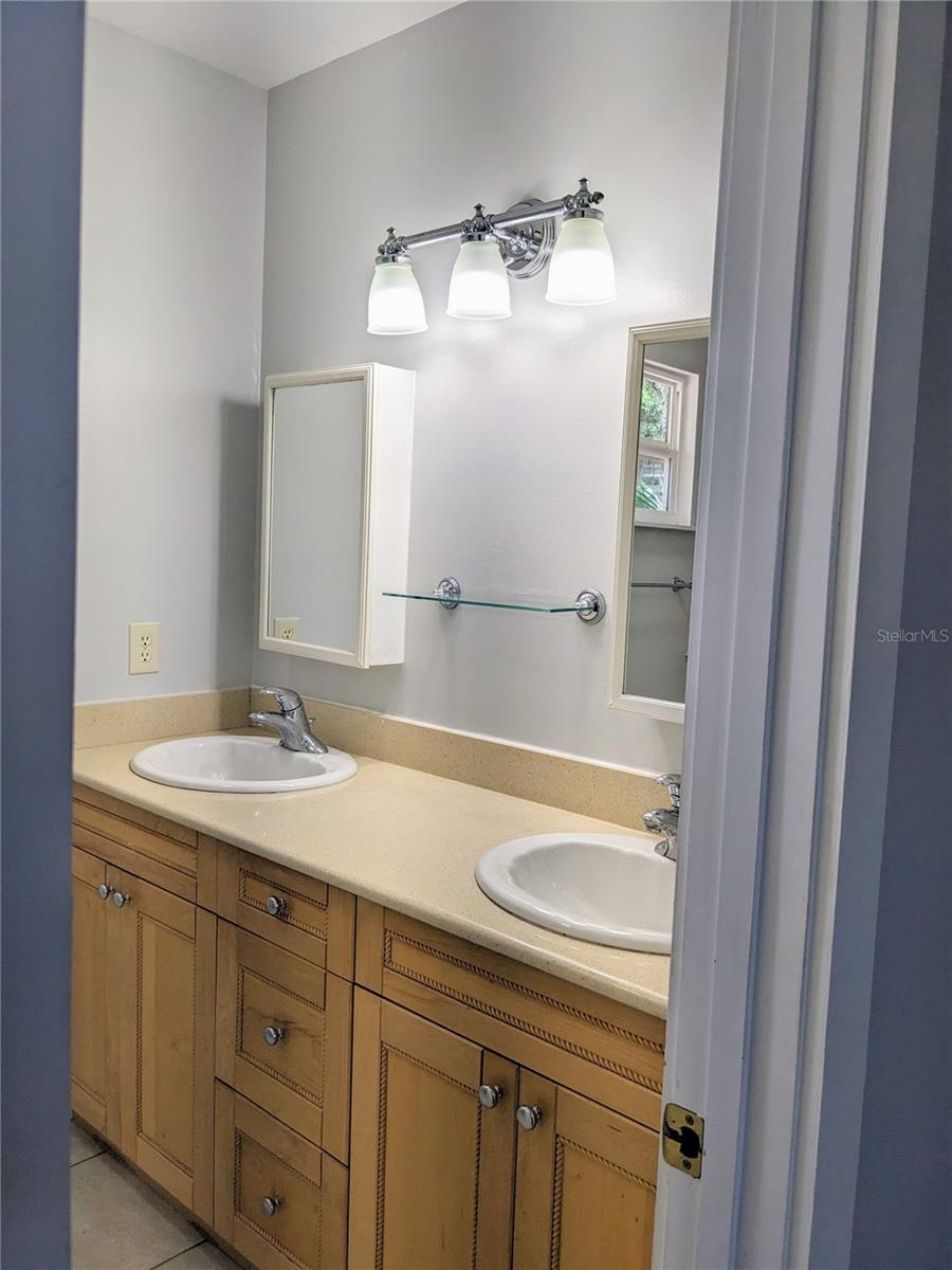 Image 16 of 35 For 402 Domer Street