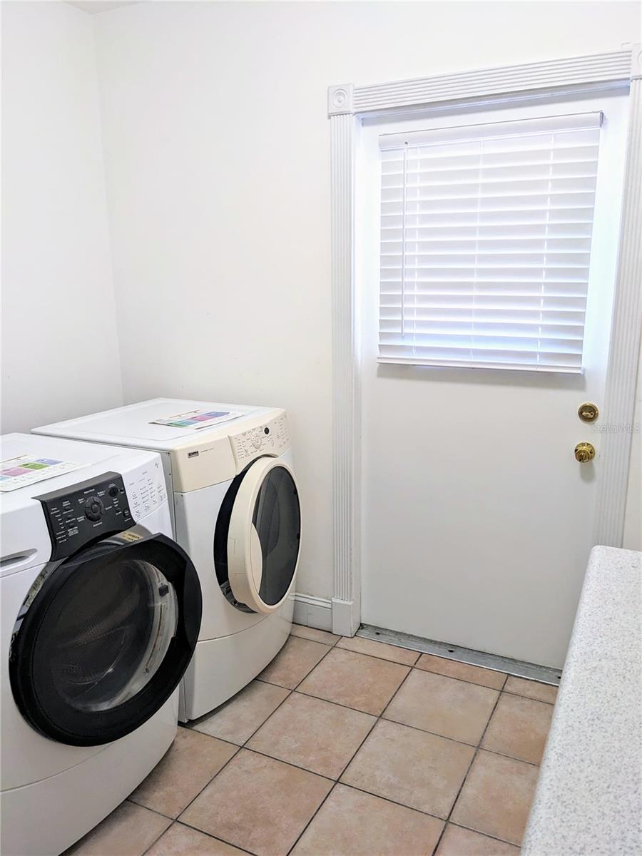 Image 21 of 35 For 402 Domer Street
