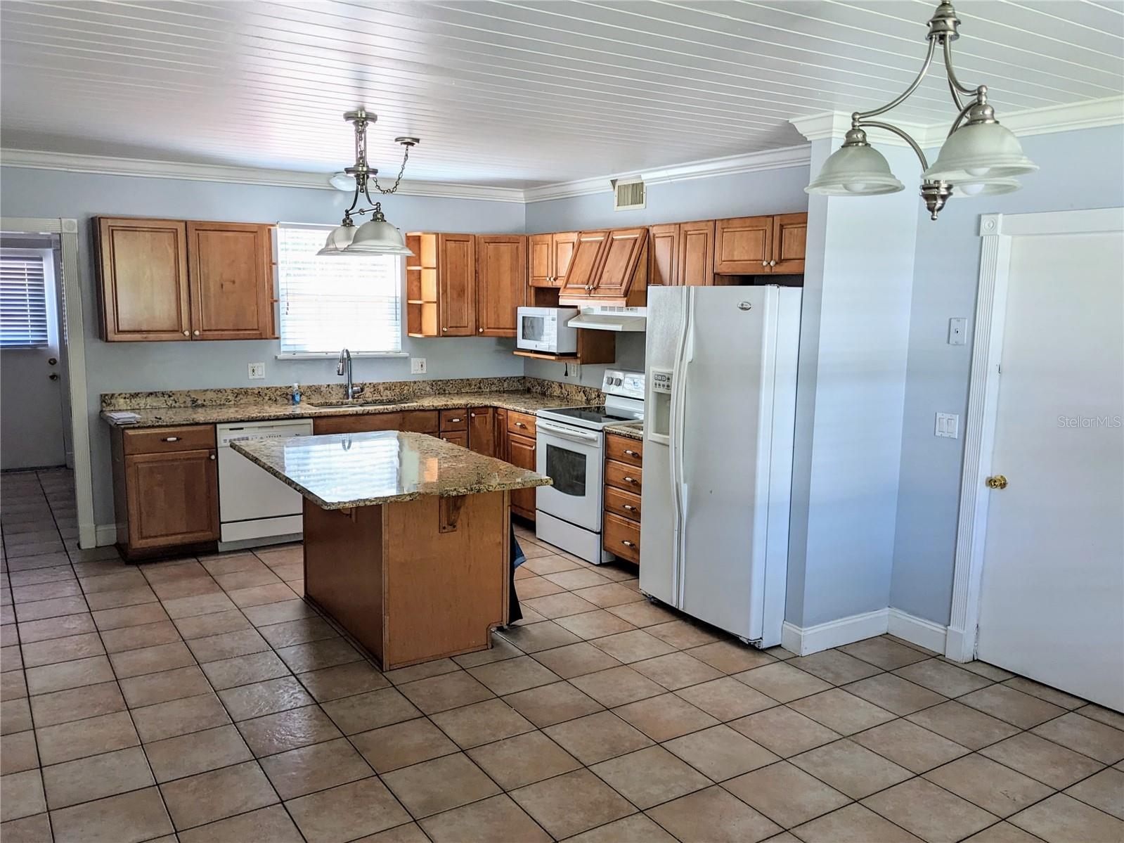Image 3 of 35 For 402 Domer Street