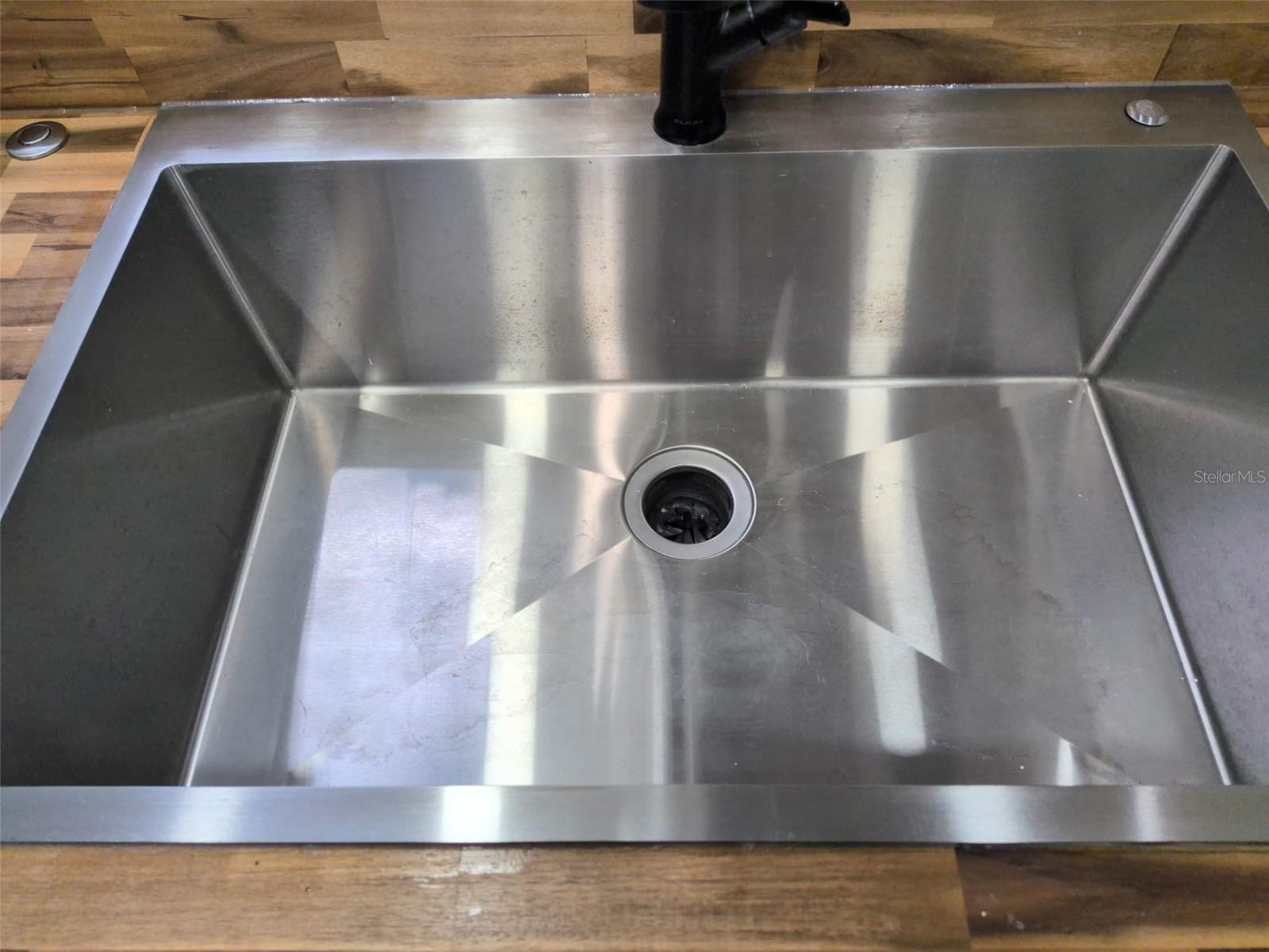 Image 14 of 19 For 1915 Virginia Avenue