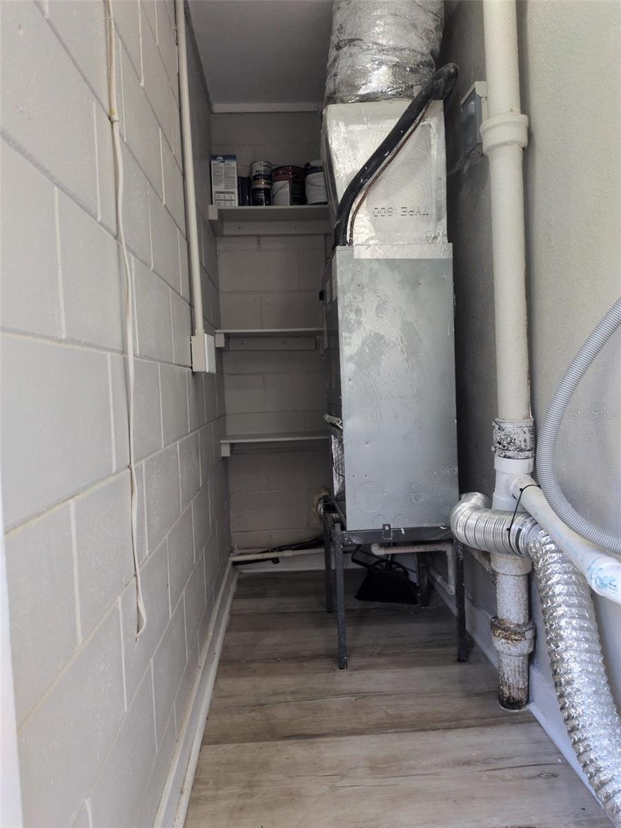 Image 16 of 19 For 1915 Virginia Avenue