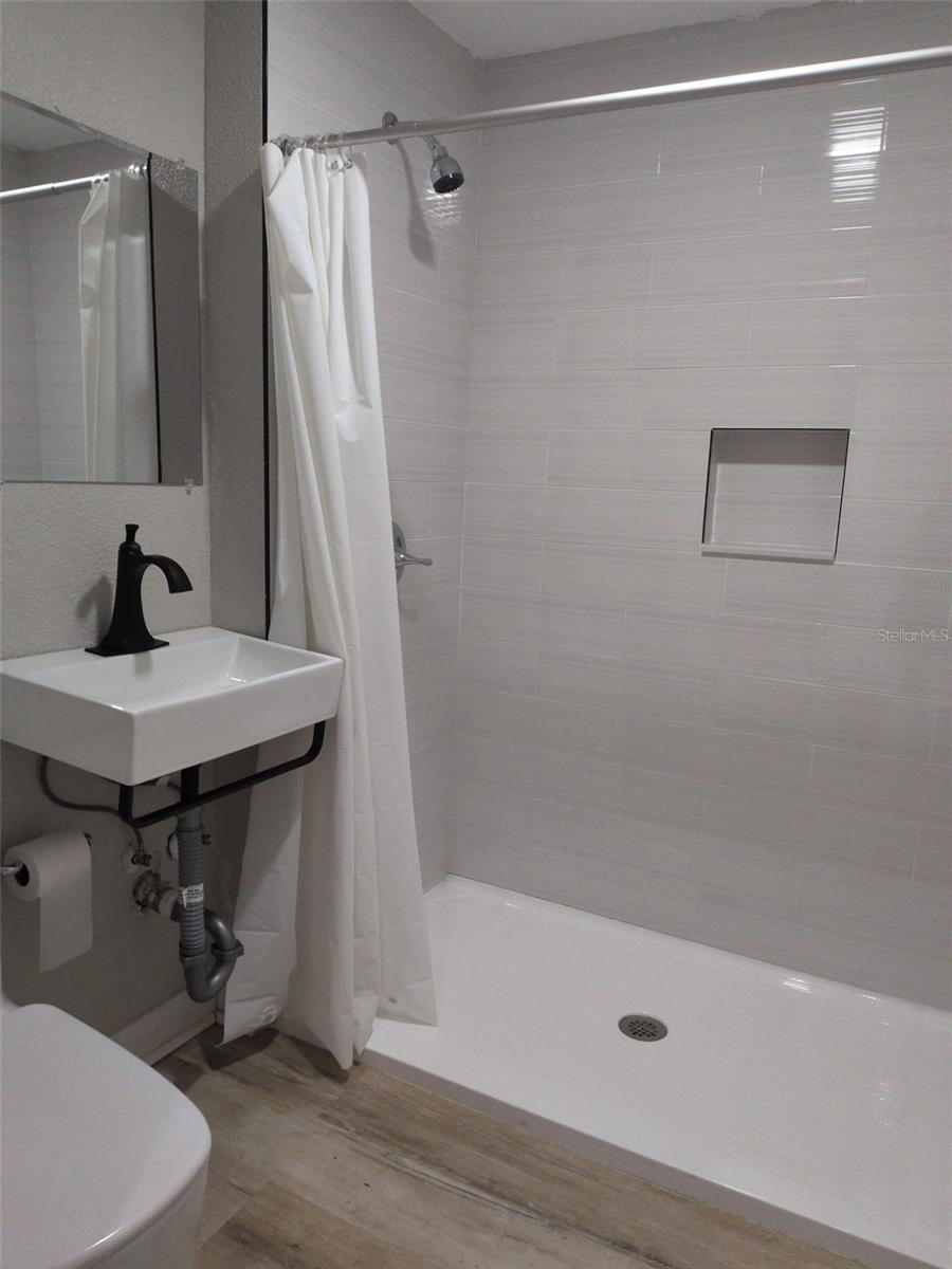 Image 7 of 19 For 1915 Virginia Avenue