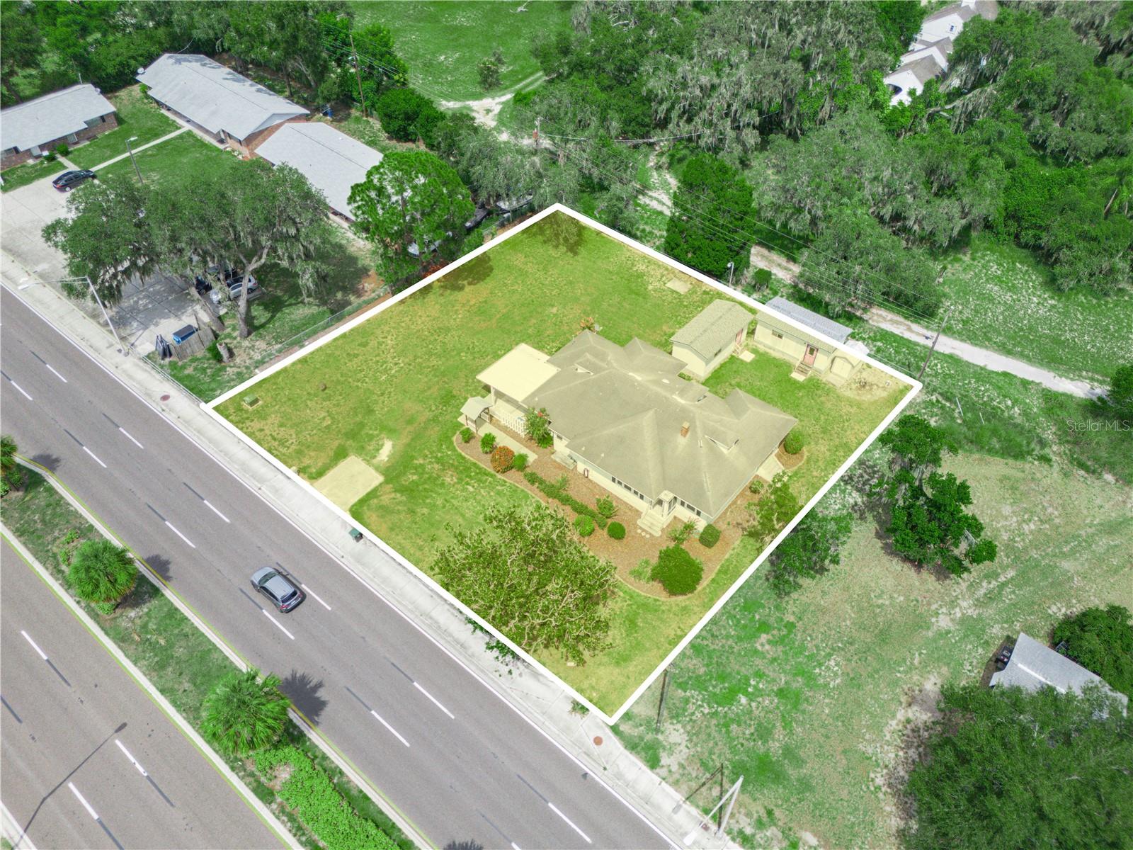 Image 3 of 60 For 1070 Lake Shore Way