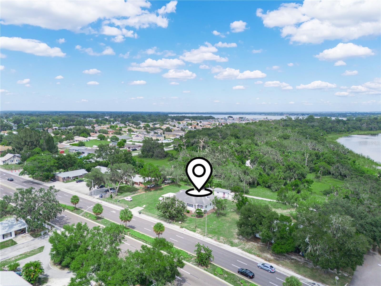Image 4 of 60 For 1070 Lake Shore Way