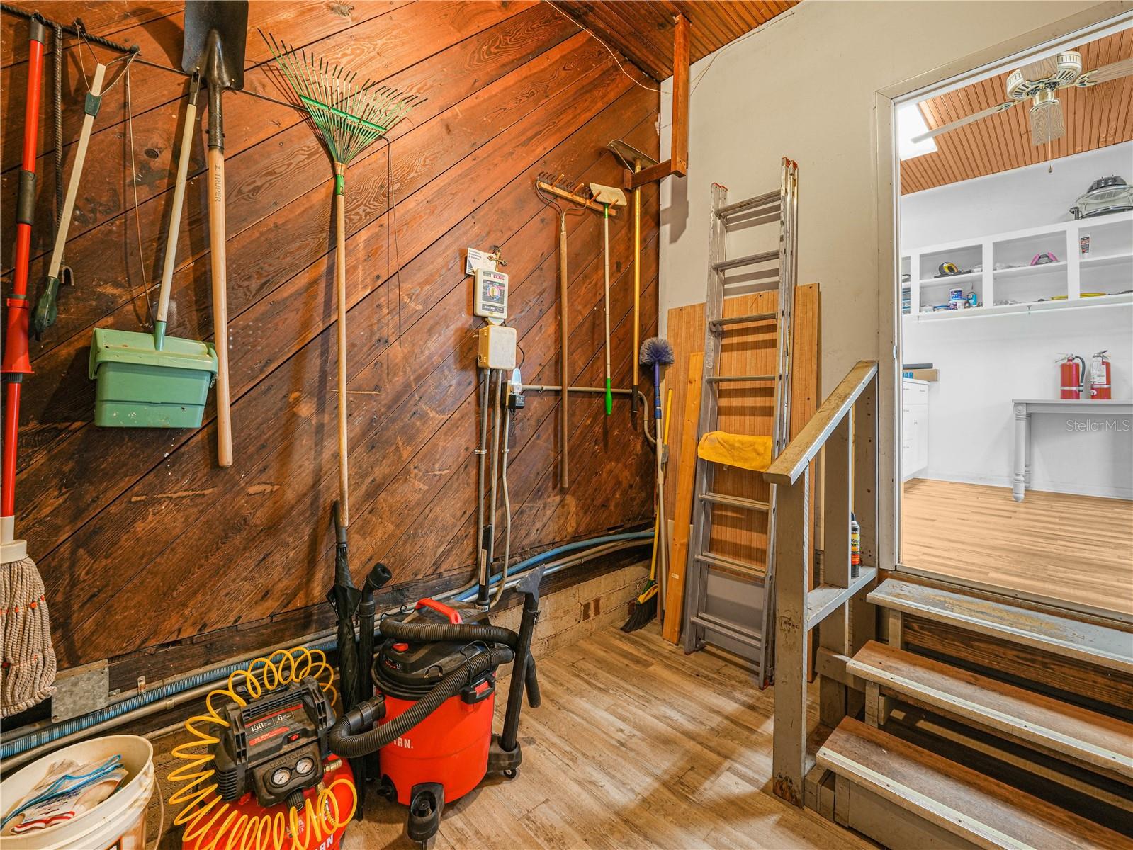 Image 44 of 60 For 1070 Lake Shore Way