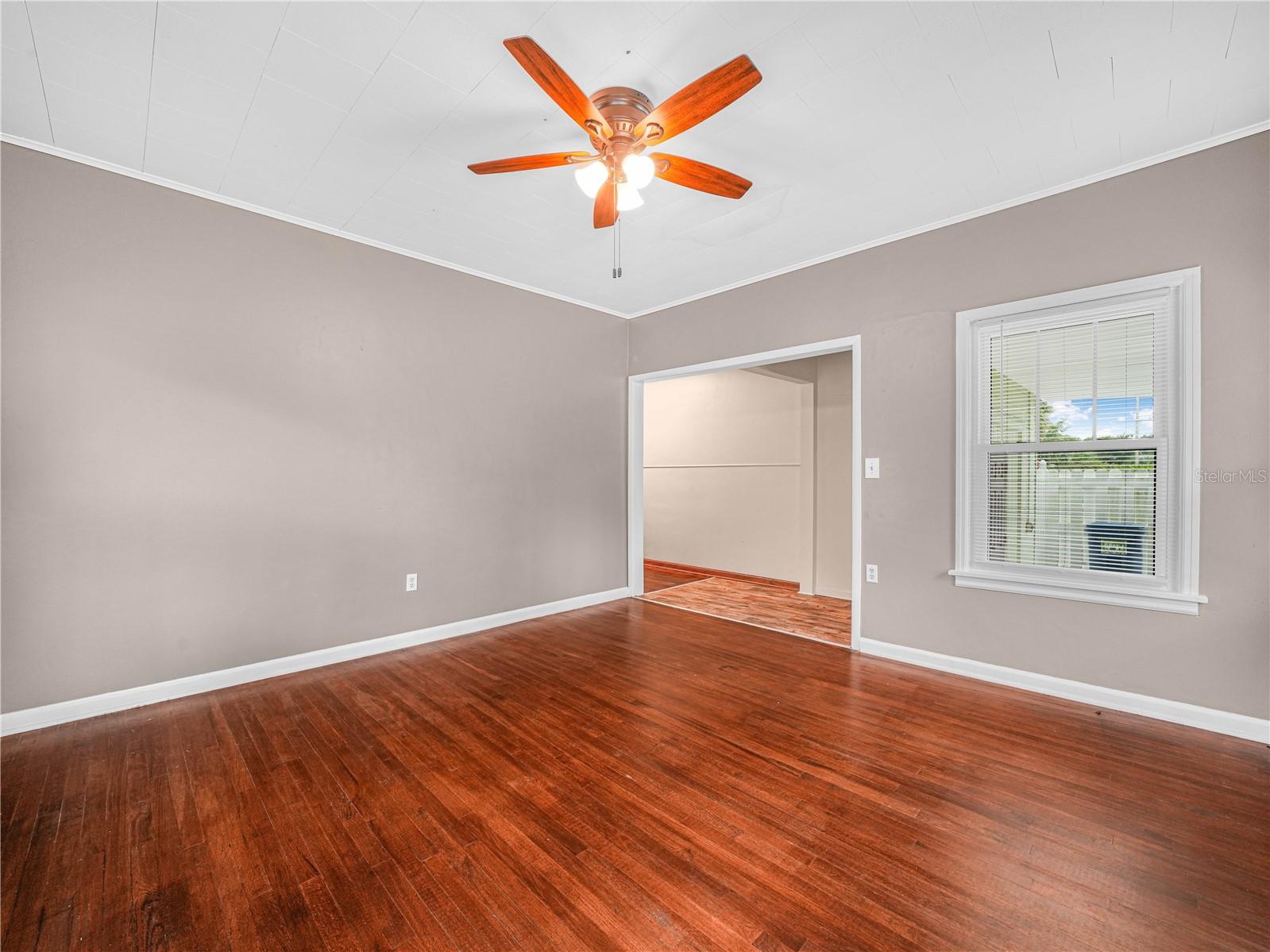 Image 45 of 60 For 1070 Lake Shore Way