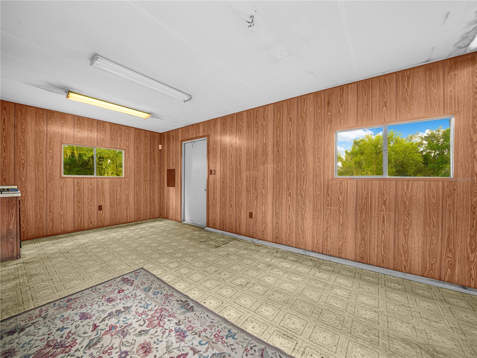 Image 9 of 60 For 1070 Lake Shore Way