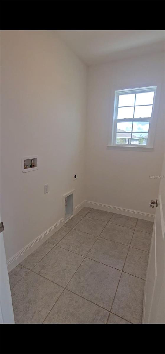 Image 6 of 12 For 4194 Sagefield Drive