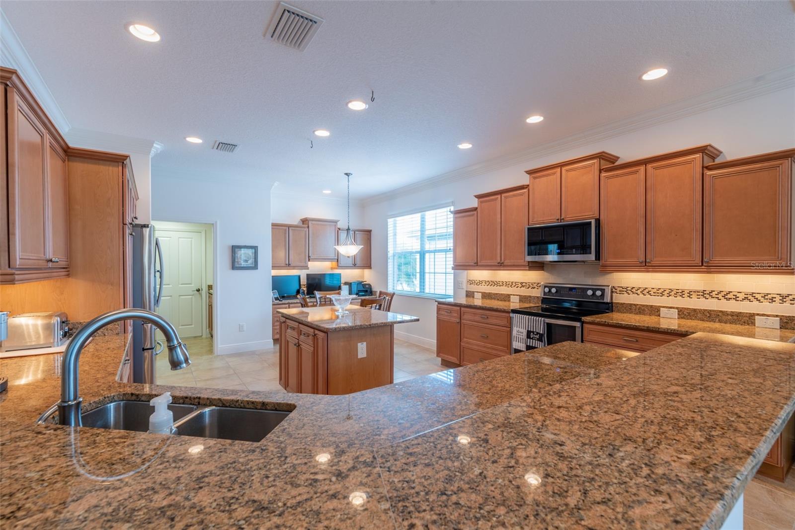 Image 12 of 37 For 1751 Florahome Way