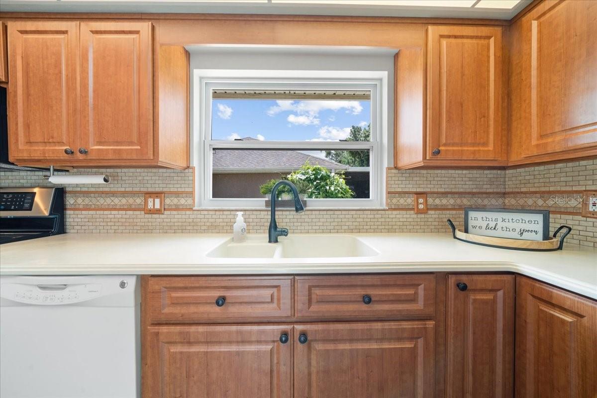 Image 18 of 80 For 11584 175th Street