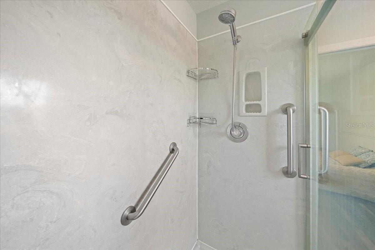 Image 29 of 80 For 11584 175th Street
