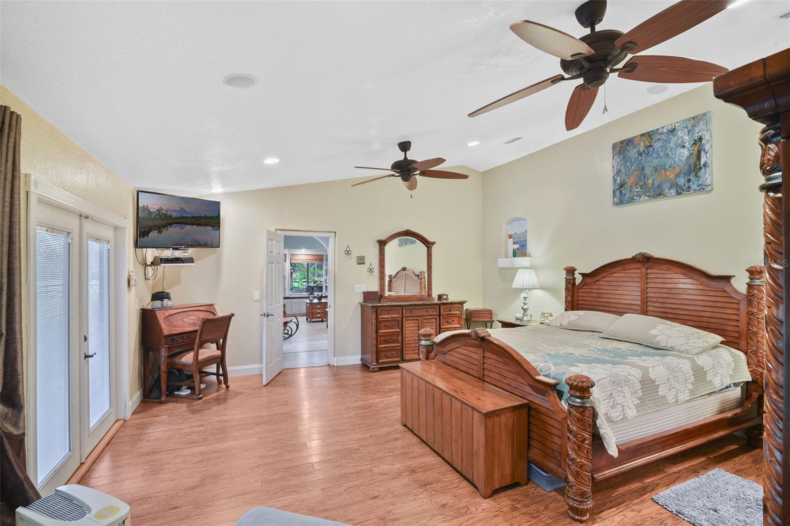 Image 16 of 84 For 35126 William Lane