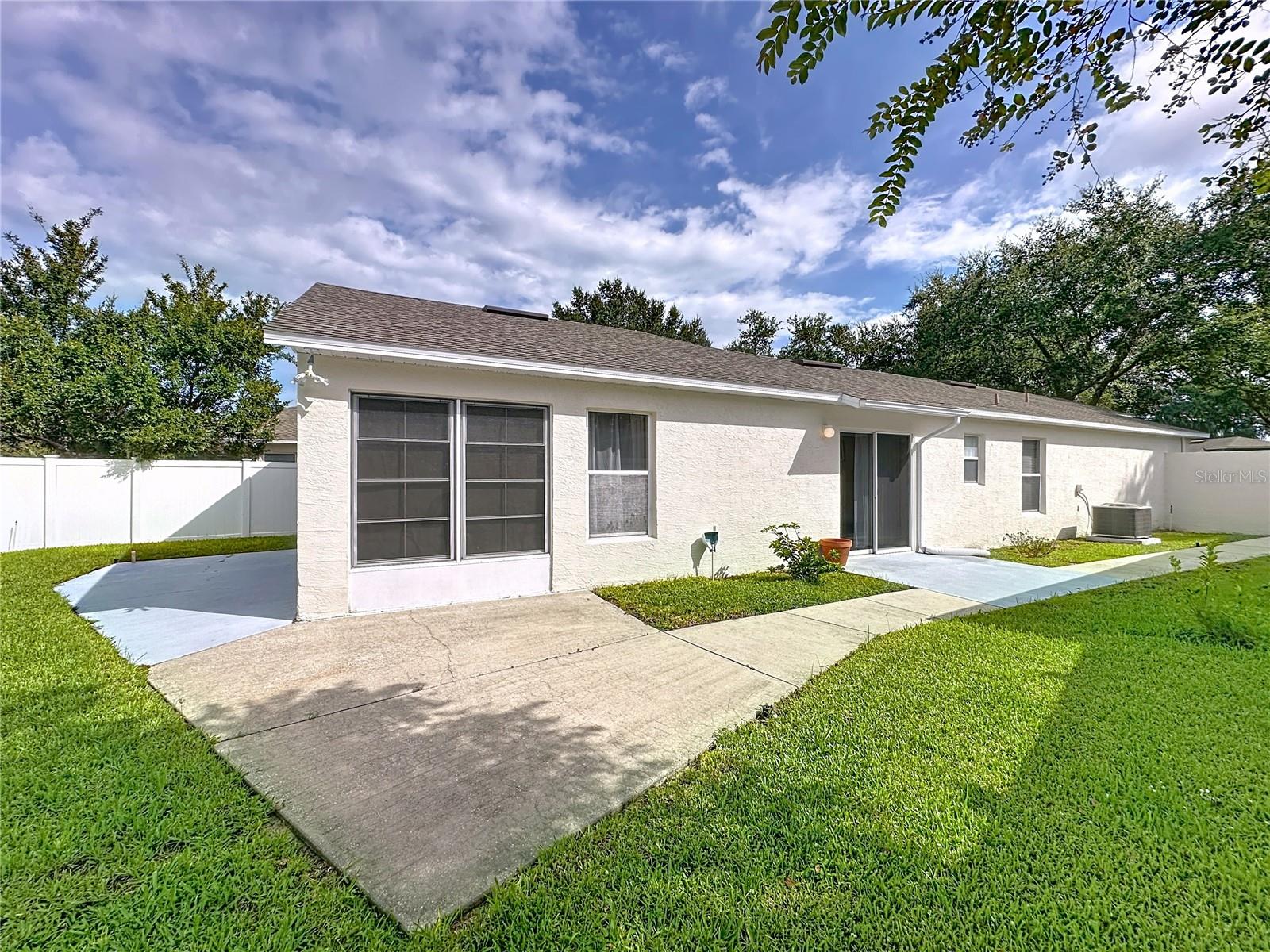 Image 17 of 81 For 2028 Braxton Street