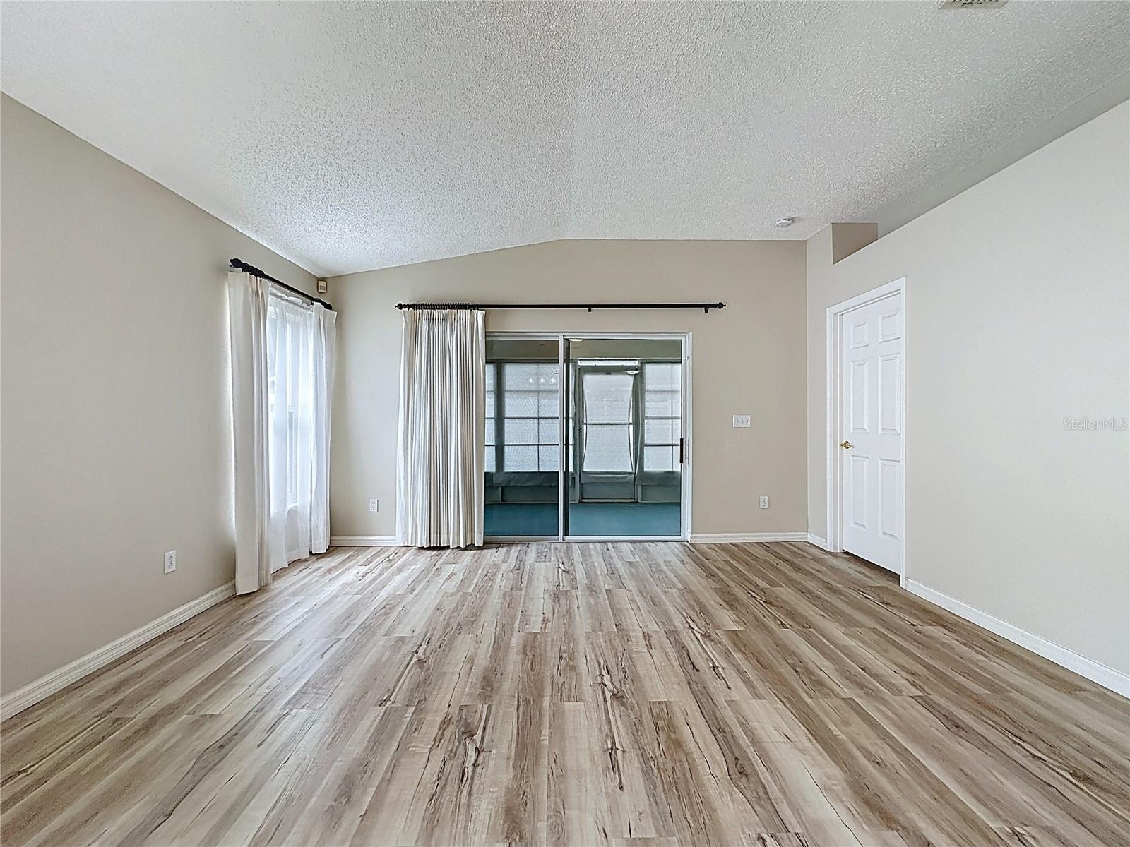 Image 42 of 81 For 2028 Braxton Street