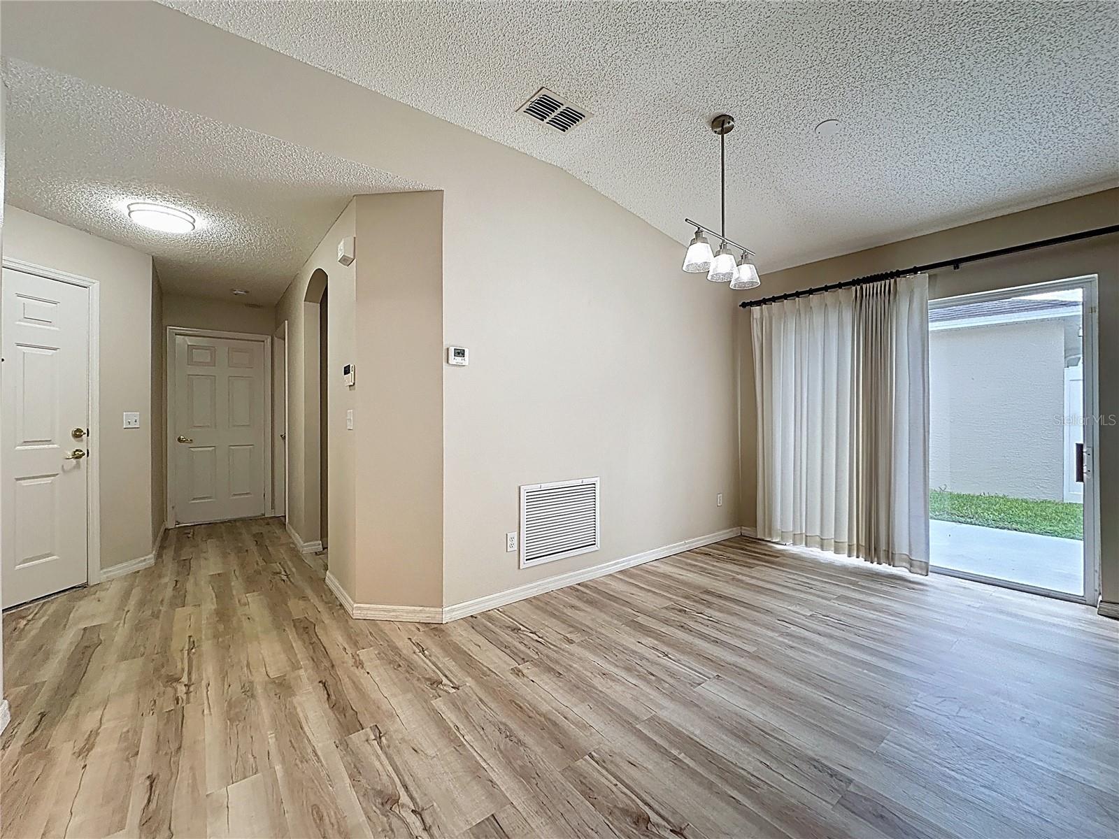 Image 47 of 81 For 2028 Braxton Street