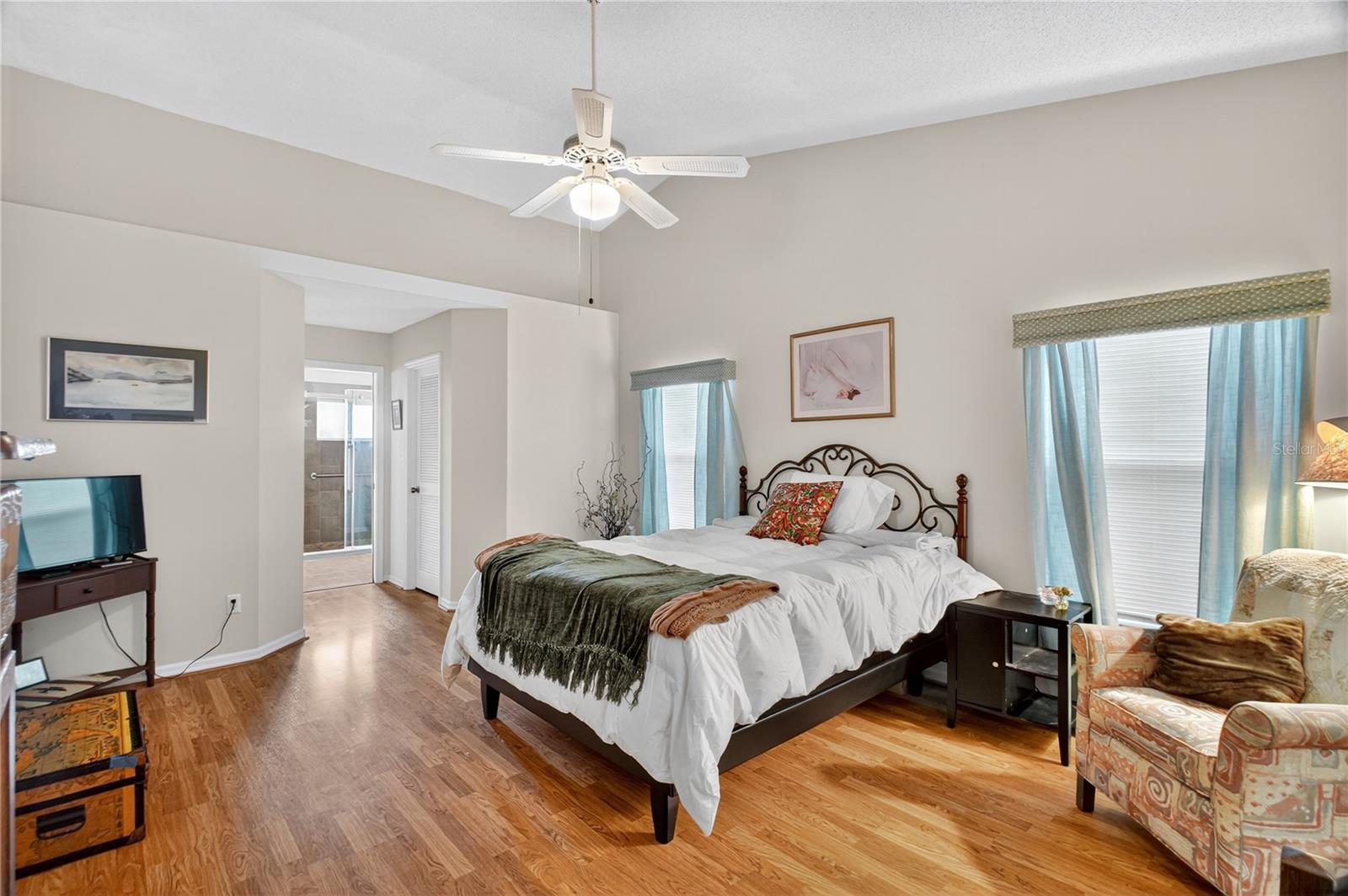 Image 10 of 35 For 4745 Tara View Road