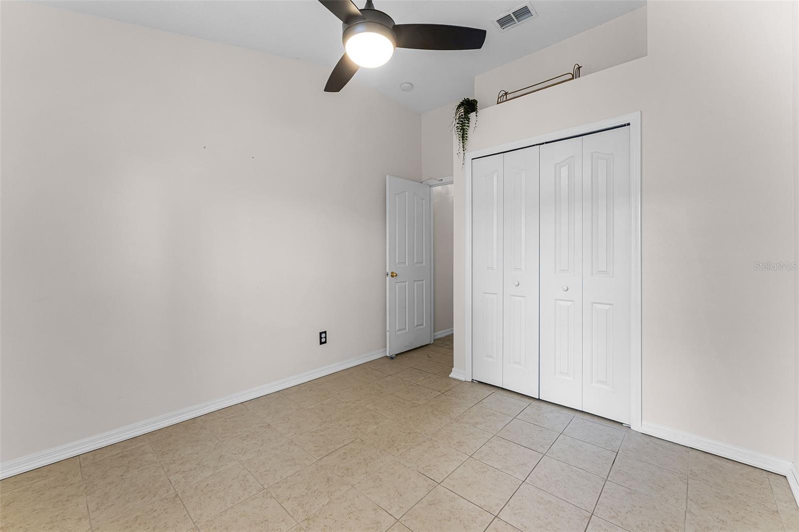 Image 19 of 43 For 605 John Thomas Avenue