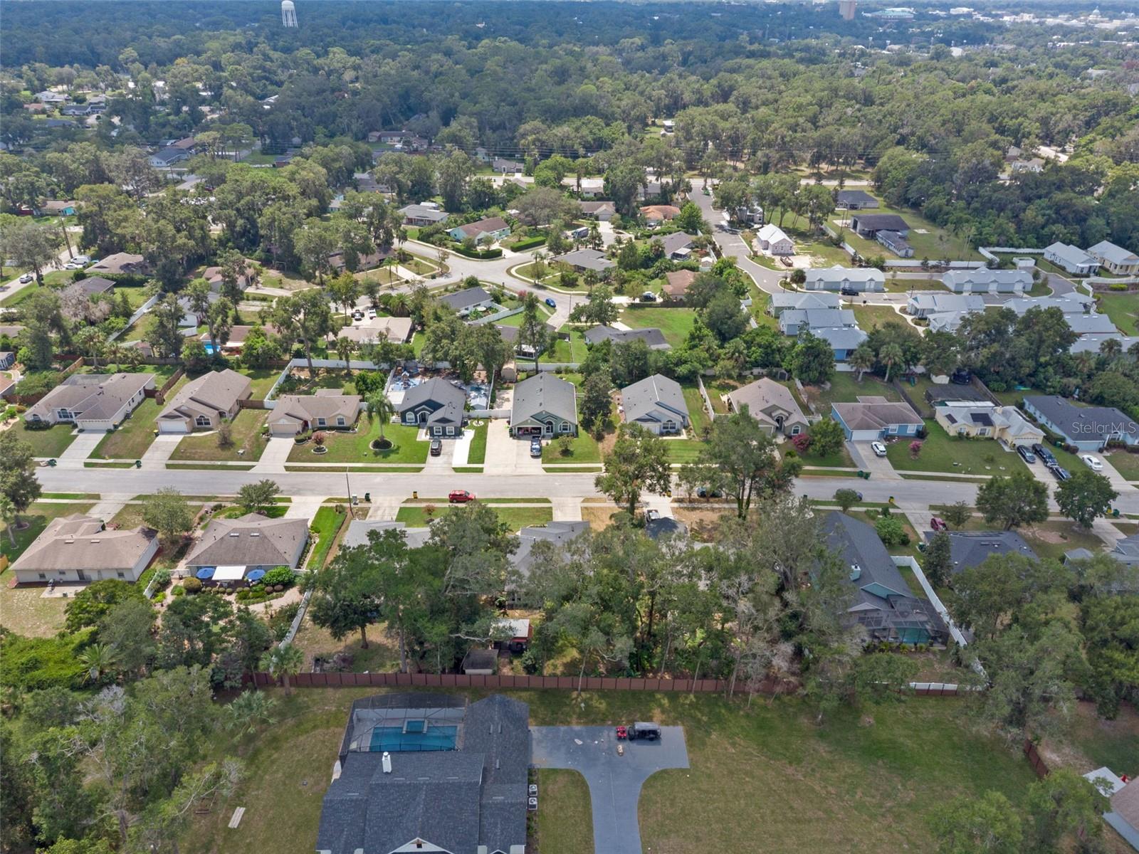 Image 34 of 43 For 605 John Thomas Avenue