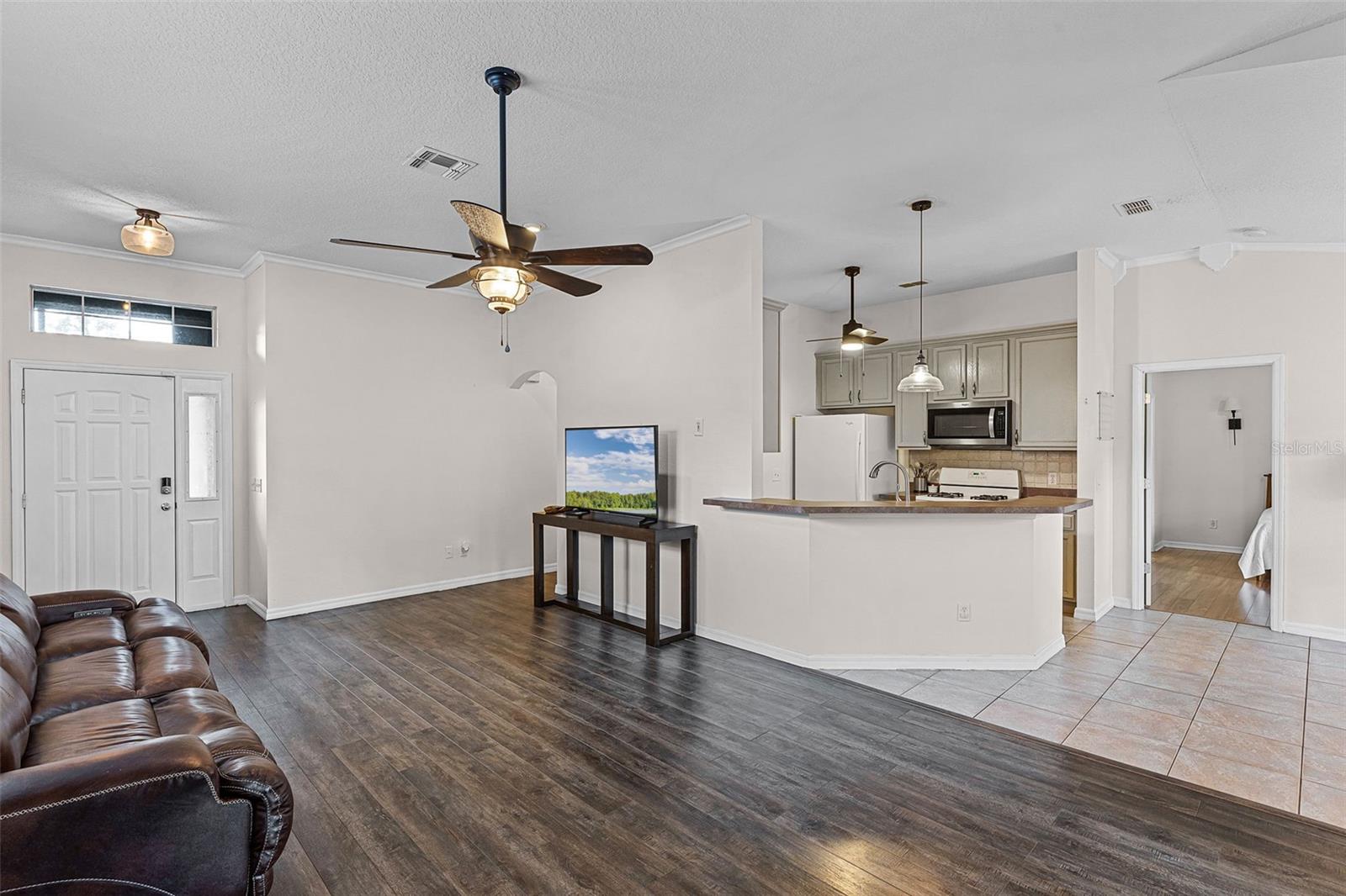 Image 4 of 43 For 605 John Thomas Avenue