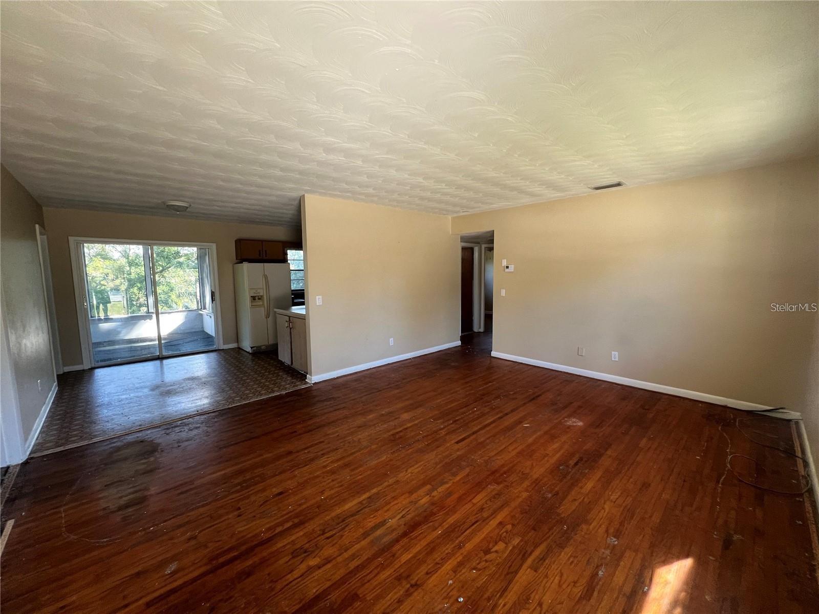 Image 2 of 4 For 1325 East Avenue