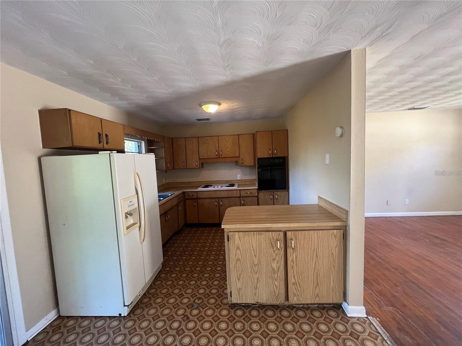 Image 3 of 4 For 1325 East Avenue