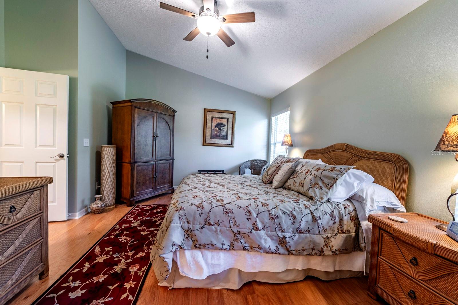 Listing photo id 8 for 1775 Country Club Boulevard