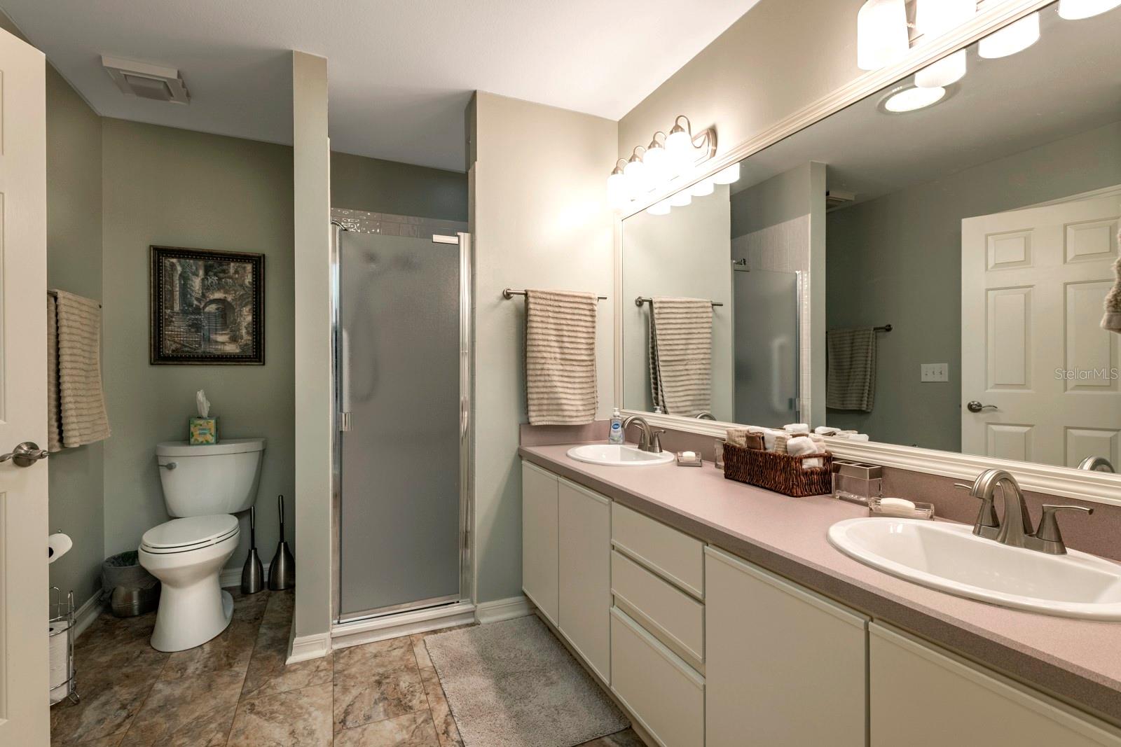 Listing photo id 12 for 1775 Country Club Boulevard