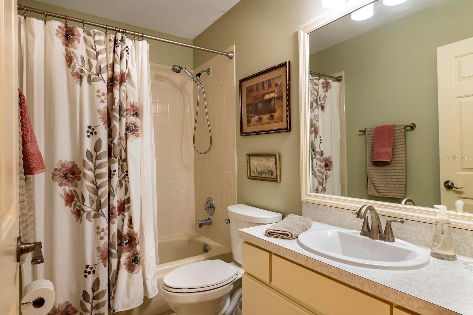 Listing photo id 15 for 1775 Country Club Boulevard