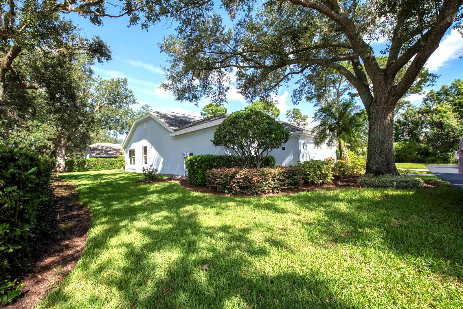 Listing photo id 18 for 1775 Country Club Boulevard