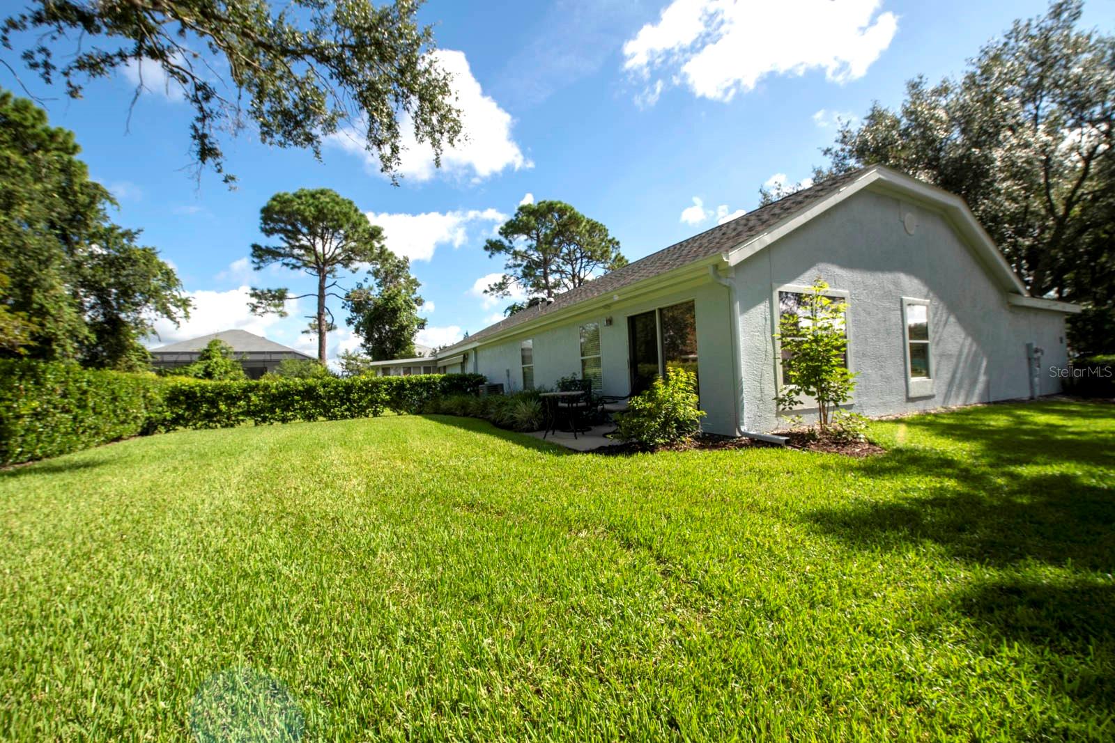 Listing photo id 1 for 1775 Country Club Boulevard