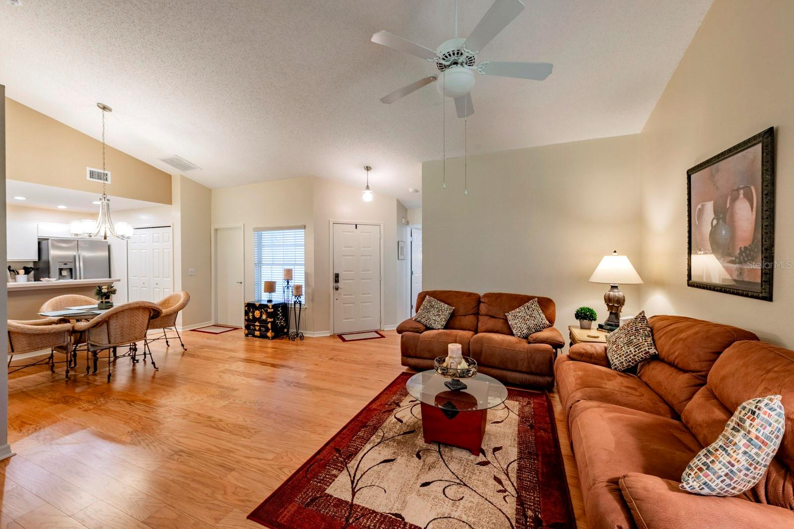Listing photo id 4 for 1775 Country Club Boulevard