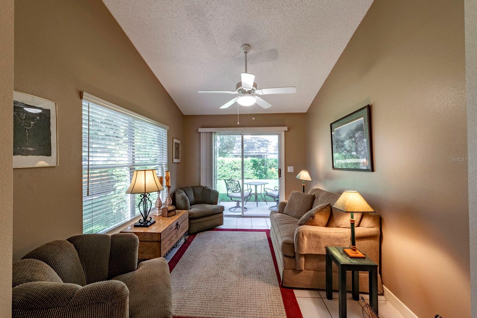 Listing photo id 6 for 1775 Country Club Boulevard