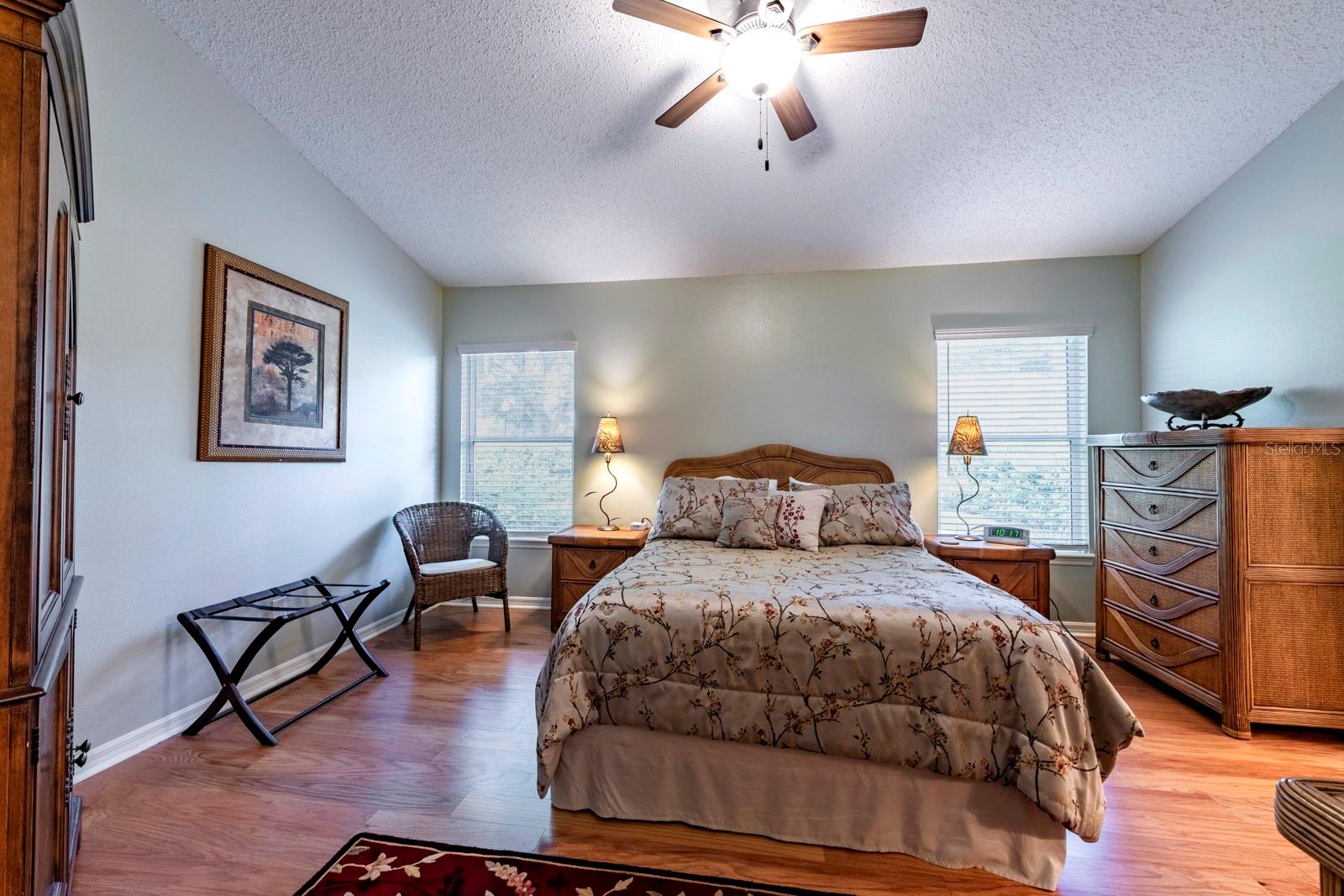 Listing photo id 7 for 1775 Country Club Boulevard