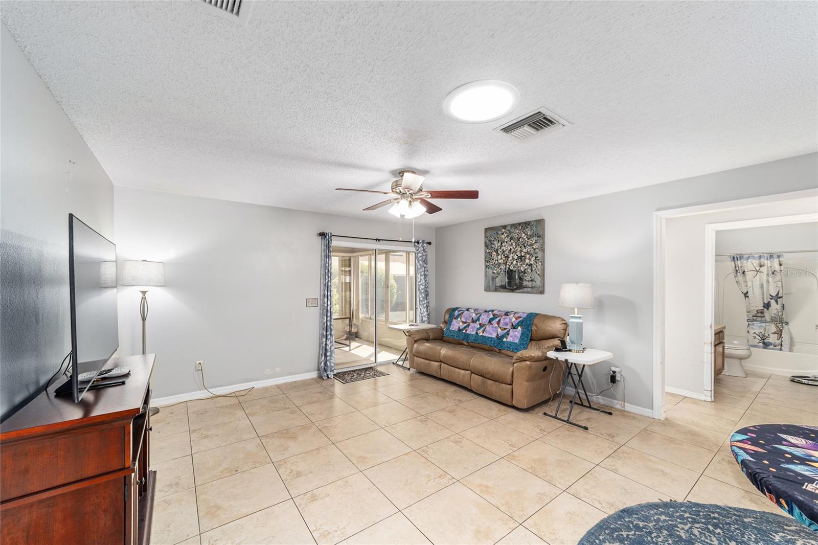 Image 11 of 36 For 1380 Tallowtree Drive